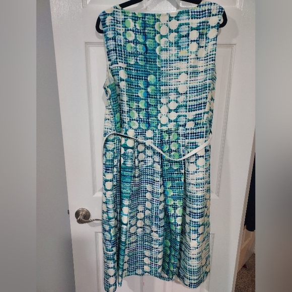 JM Studio Blue, Green & White Dot Geometric Print Sleeveless Dress in Size 18 - Picture 9 of 14